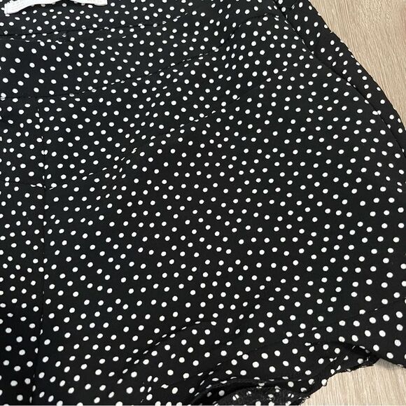 Women's Zara Black & White Polka Dot Print Ruffle Shorts - Picture 3 of 8